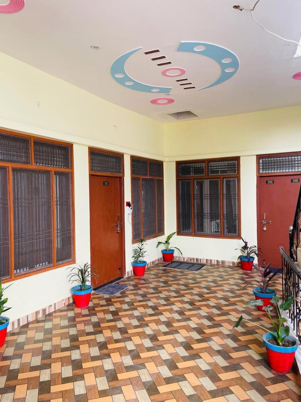 Harsh Home Stay Ayodhya Exterior photo
